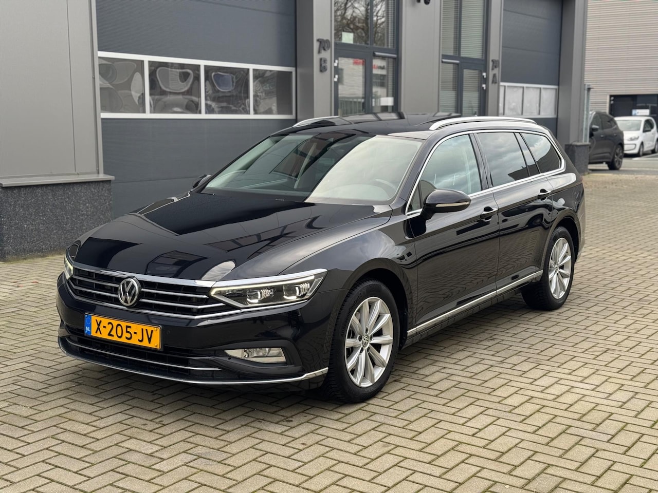 Volkswagen Passat Variant - 1.6 TDI Elegance Business R 1.6 TDI Elegance Business R - AutoWereld.nl