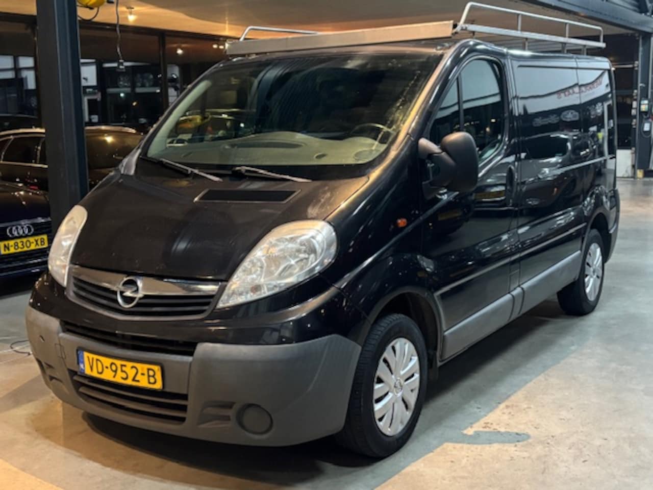 Opel Vivaro - 2.0 CDTI L1 66KW BV L1H1 Navigatie/imperial/metallic - AutoWereld.nl