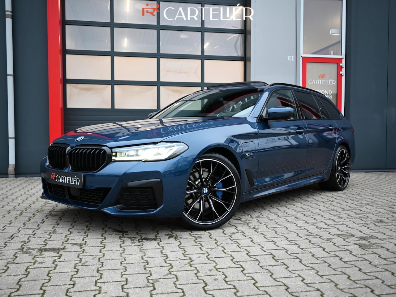 BMW 5-serie Touring - 530e High Executive | M-Sport | PANO VOL - AutoWereld.nl