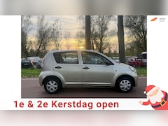 Daihatsu Sirion 2 - 1.0-12V Trend NWE APK5DEURSKOOPJE