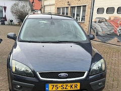 Ford Focus Wagon - 1.6-16V Ghia