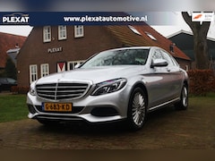 Mercedes-Benz C-klasse - 180 Premium Plus Aut. | Stoelverwarmd | Dodehoek | Lederen Dashboard | 55.000KM | Sportsto