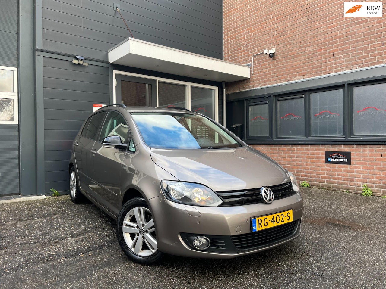 Volkswagen Golf Plus - 1.6 TDI Highline|Automaat|Pdc|Trekhaak - AutoWereld.nl