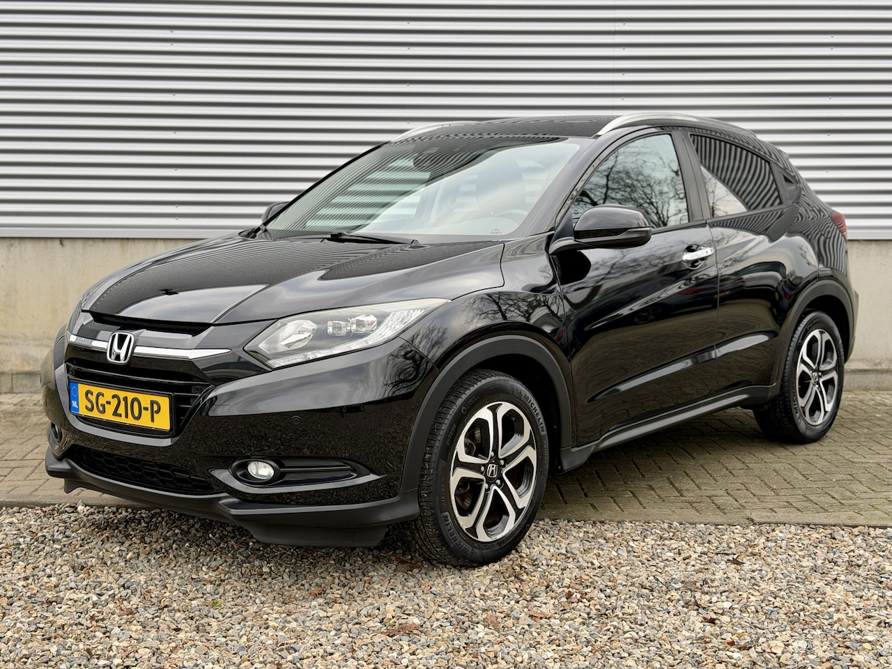Honda HR-V - 1.5 i-VTEC Executive Automaat [ Panodak,fm navi,camera,lmv ] - AutoWereld.nl
