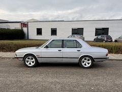 BMW 5-serie - 520i AUTOMAAT " TAX FREE "