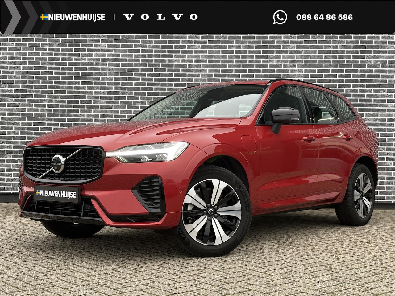 Volvo XC60 - 2.0 T6 Plug-in hybrid AWD Plus Dark | Trekhaak | 360-graden camera | All-season banden | V - AutoWereld.nl