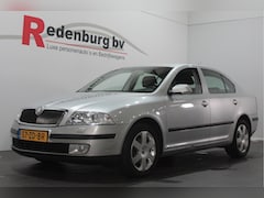 Skoda Octavia - 2.0 FSI Elegance Attractive Business Automaat