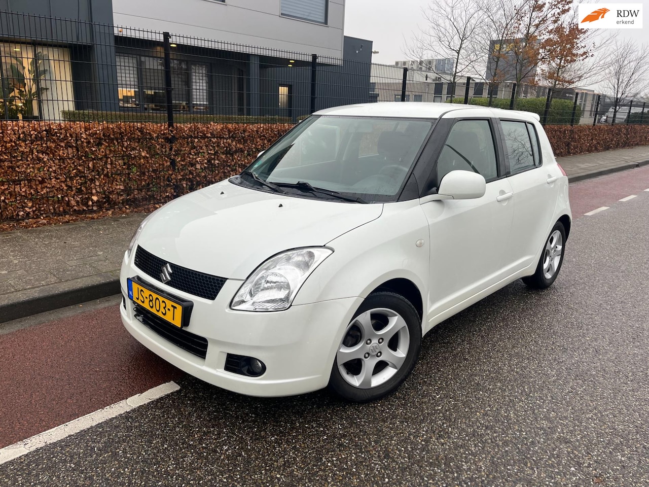 Suzuki Swift - 1.3 GLS Airco Bluetooth Multifunctioneel-stuur - AutoWereld.nl
