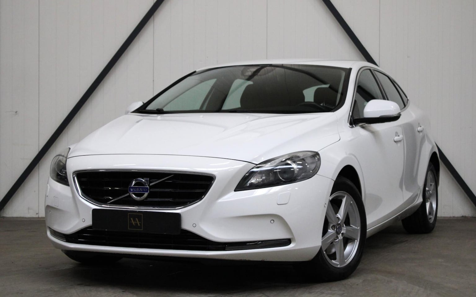 Volvo V40 - 1.6 T3 Momentum l 150 PK l Xenon l ACC l NAVI - AutoWereld.nl