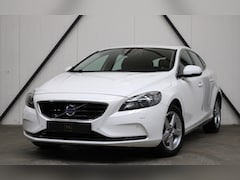 Volvo V40 - 1.6 T3 Momentum l 150 PK l Xenon l ACC l NAVI