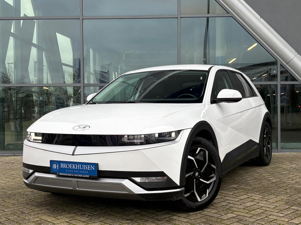 Hyundai IONIQ 5 - Project 45 AWD 73kWh Warmtepomp / Camera / Stoel-Stuur verwarming - AutoWereld.nl