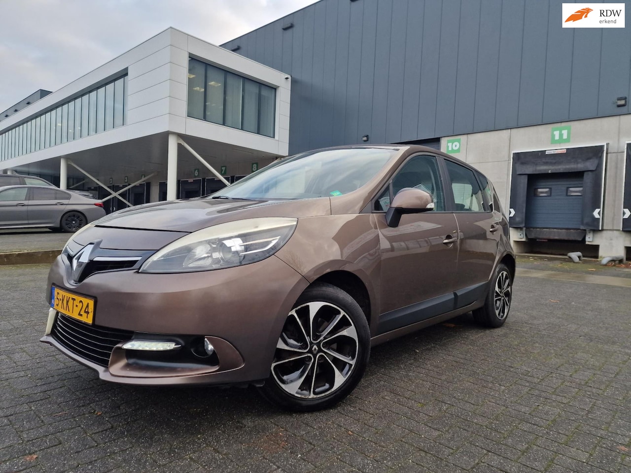 Renault Scénic - 1.5 dCi Expression NAVI CRUISE TREKHAAK 2 X SLEUTELS - AutoWereld.nl