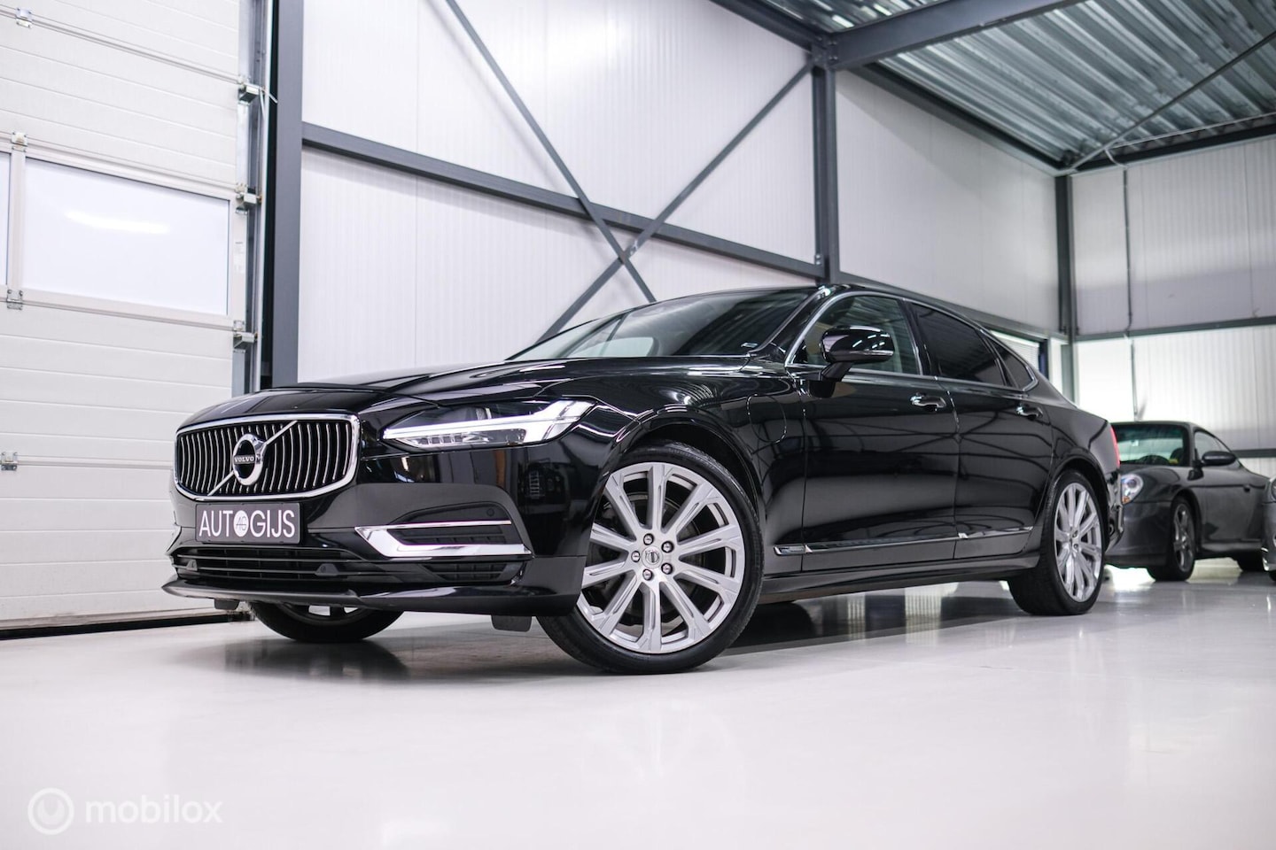 Volvo S90 - 2.0 T8 AWD Inscription | Luchtvering | B&W audio | Stoelkoeling | Trekhaak | NL auto NAP | - AutoWereld.nl