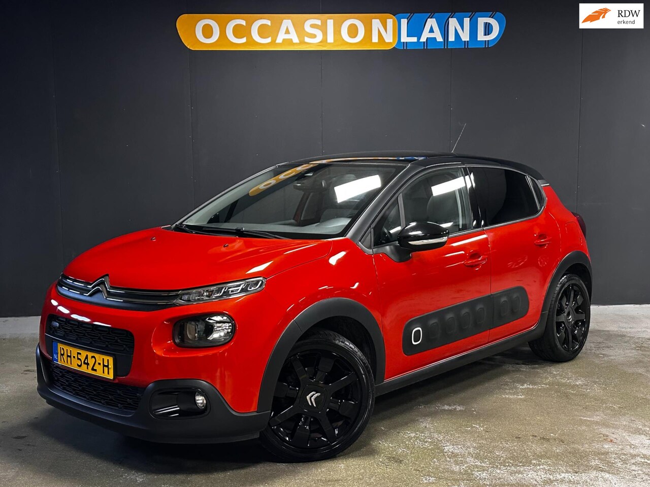Citroën C3 - 1.2 PureTech Shine|PANO|CAMERA|TREKHAAK|CRUISE|CARPLAY|NAVI|BLUETOOTH|17INCH| - AutoWereld.nl