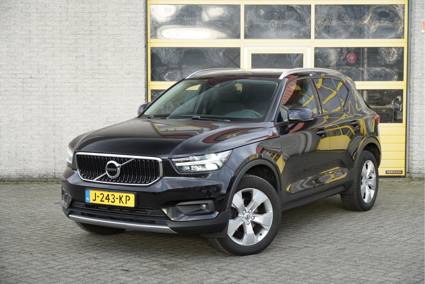 Volvo XC40 - 1.5 T2 Automaat! Business Pro BJ2020 Lmv 18" | Led | Pdc | Navi | Achteruitrijcamera | App - AutoWereld.nl