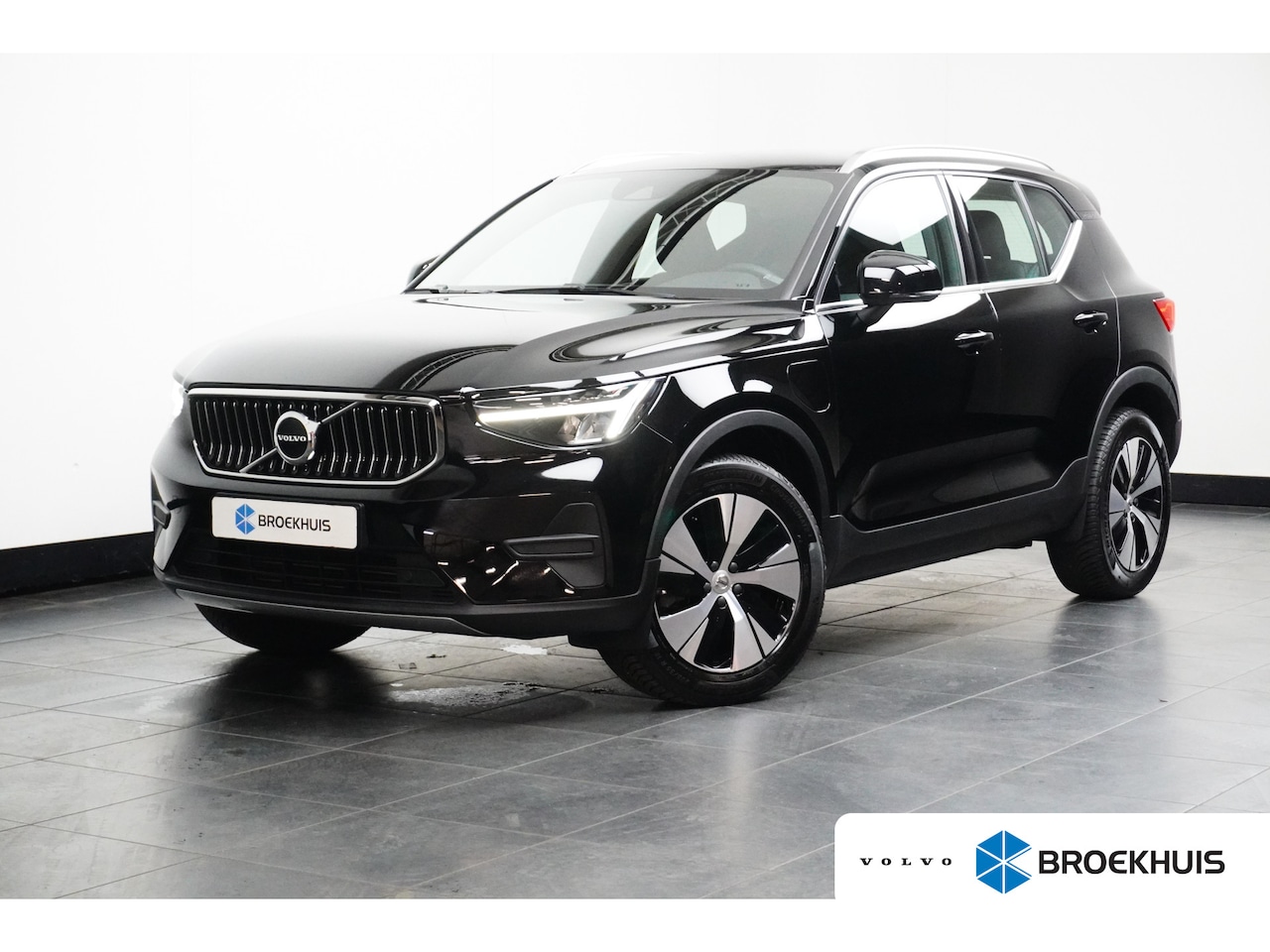 Volvo XC40 - Plus Bright Recharge Plug-In Hybrid 2WD | Harman en Kardon | Blis | Leder bekleding | Stoe - AutoWereld.nl