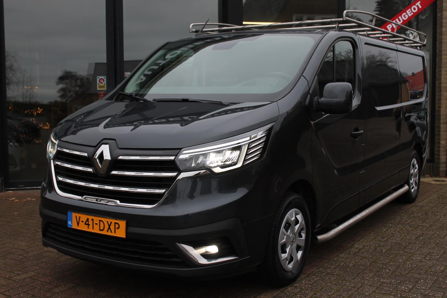 Renault Trafic - 2.0 dCi 130 T30 L2H1 Work Edition - AutoWereld.nl