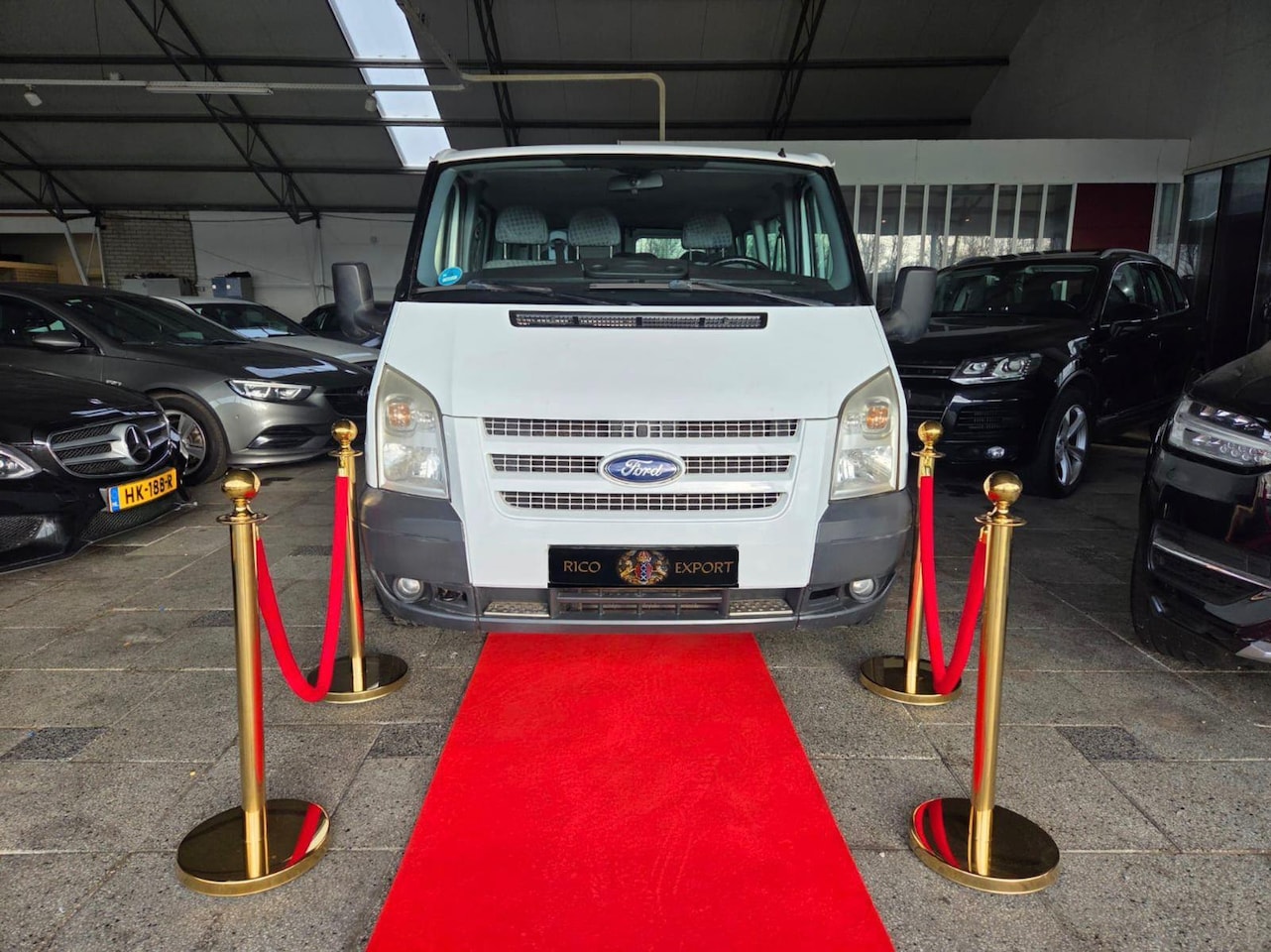 Ford Transit - 2.2 TDCI 6 MANUAL NAVI AIRCO 9 PERSON 2012! - AutoWereld.nl