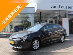 Toyota Corolla Touring Sports - HYBRID 140 AD-CRUISE NAVI LM-VELGEN MET ALL SEASONBANDEN APPLE/ANDROID CAMERA NL-AUTO 1E-E