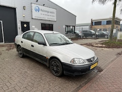 Toyota Avensis - 1.6-16V Linea Terra| AIRCO| SEDAN