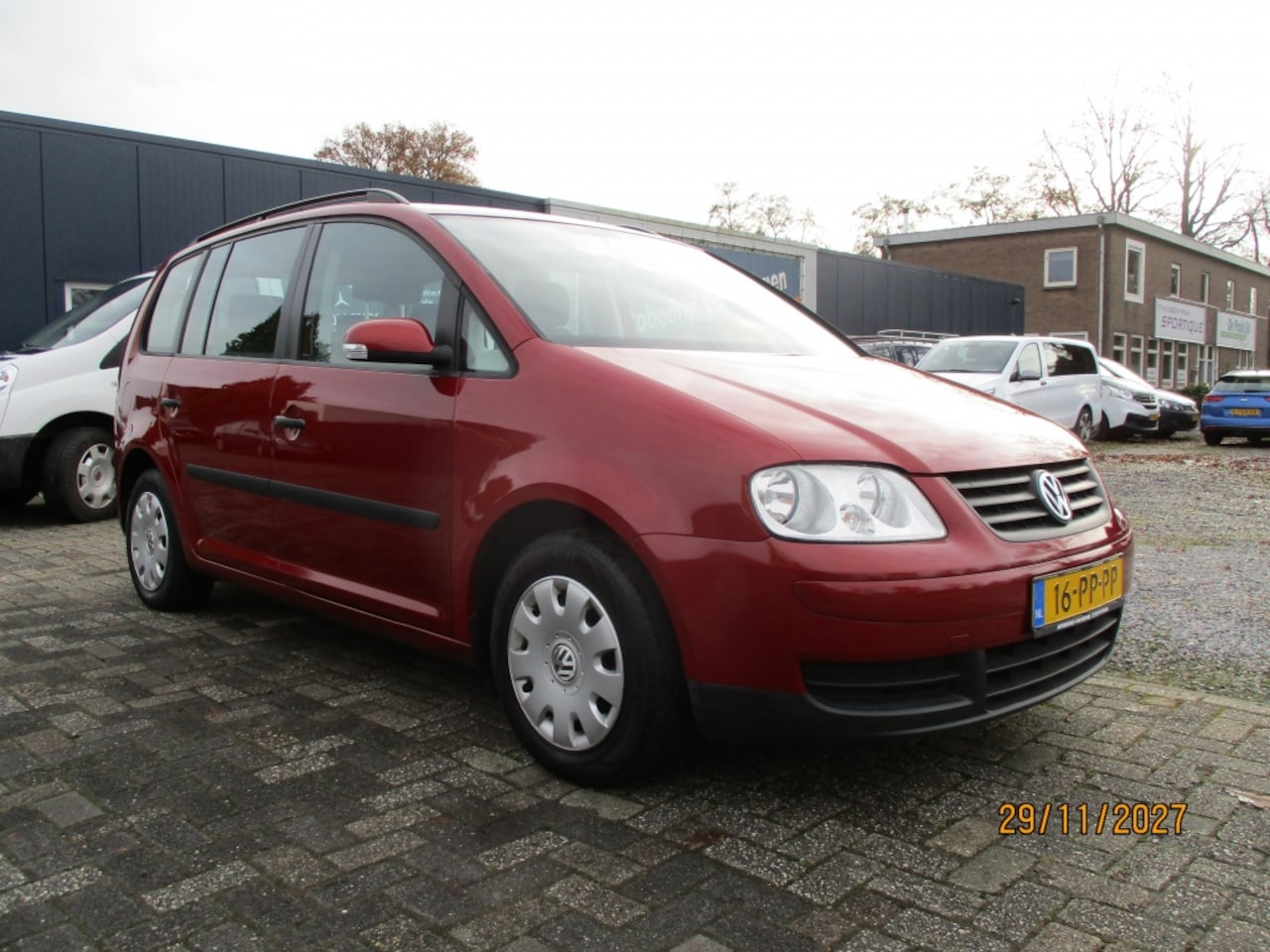 Volkswagen Touran - 1.6-16V FSI 7-pers. APK 20-12-26 - AutoWereld.nl