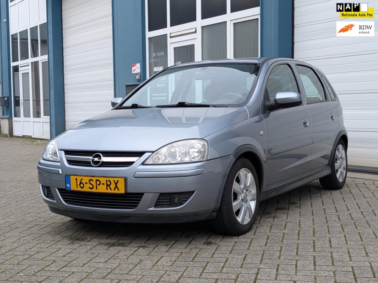 Opel Corsa - 1.2-16V Silverline Airco Cruise Ctrl Trekhaak - AutoWereld.nl