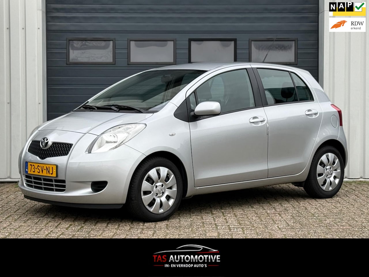 Toyota Yaris - 1.3 VVTi Sol MMT 1e EIG / AUTOMAAT / AIRCO - AutoWereld.nl