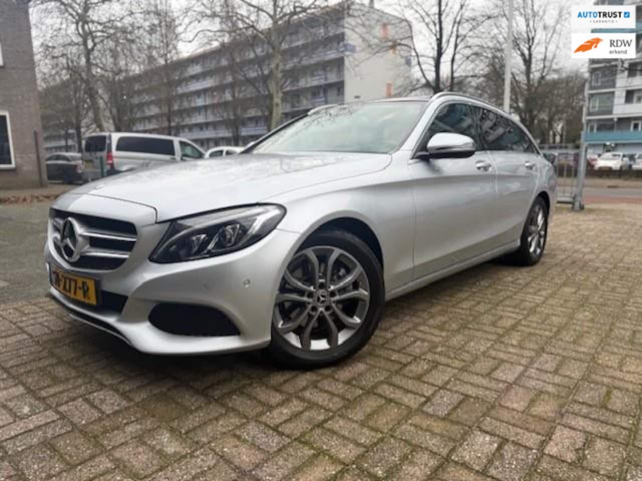 Mercedes-Benz C-klasse Estate - 200 Premium Plus Navi/Pano/El Klep/Trekh - AutoWereld.nl