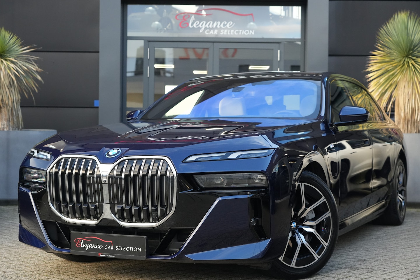 BMW 7-serie - 750e xDrive M Sport 489pk ExclusiveLounge/HUD/B&W - AutoWereld.nl