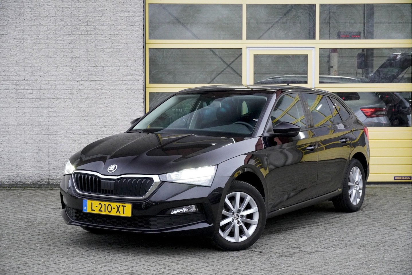 Skoda Scala - 1.0 TSI 5drs Online Edition BJ2021 Lmv 16" | Led | Pdc | App-Connect | Airco | Cruise cont - AutoWereld.nl