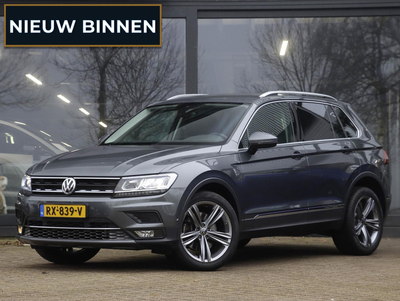 Volkswagen Tiguan - 2.0 TSI 4Motion Highline 220PK Trekhaak CarPlay - AutoWereld.nl