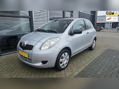 Toyota Yaris - 1.0 VVTi Spirit