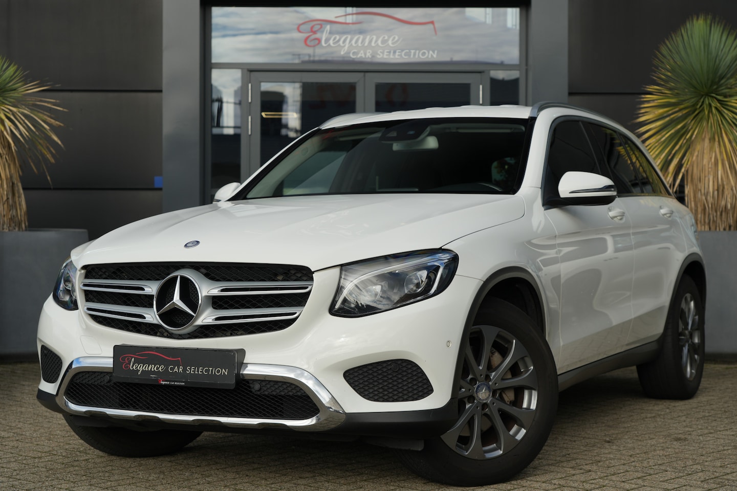 Mercedes-Benz GLC-klasse - 220 d 4MATIC Prestige 170pk Stoelverwarming/Navigatie/PDC - AutoWereld.nl