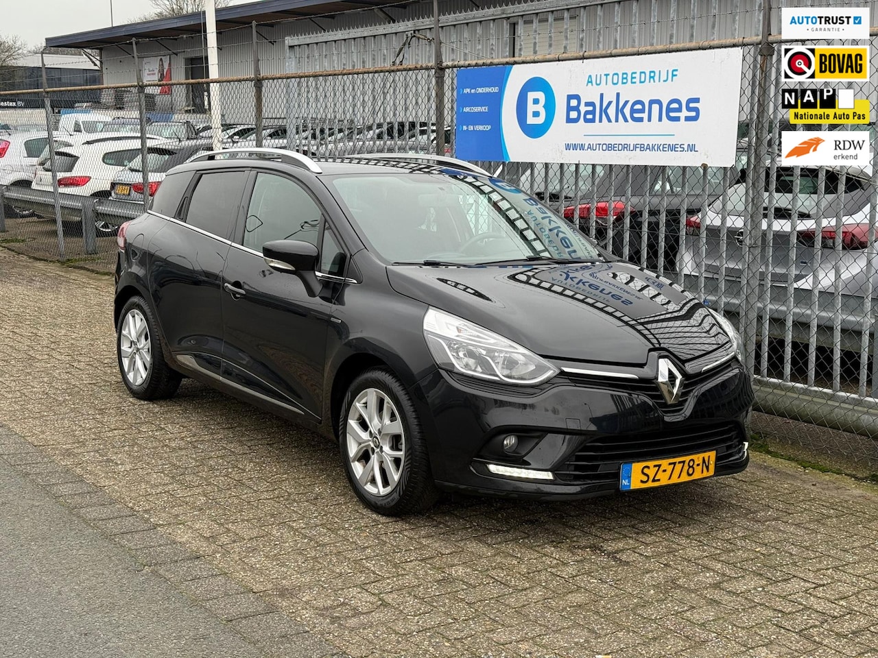 Renault Clio Estate - 0.9 TCe Limited | Airco | Cruise | Navi | Bluetooth - AutoWereld.nl