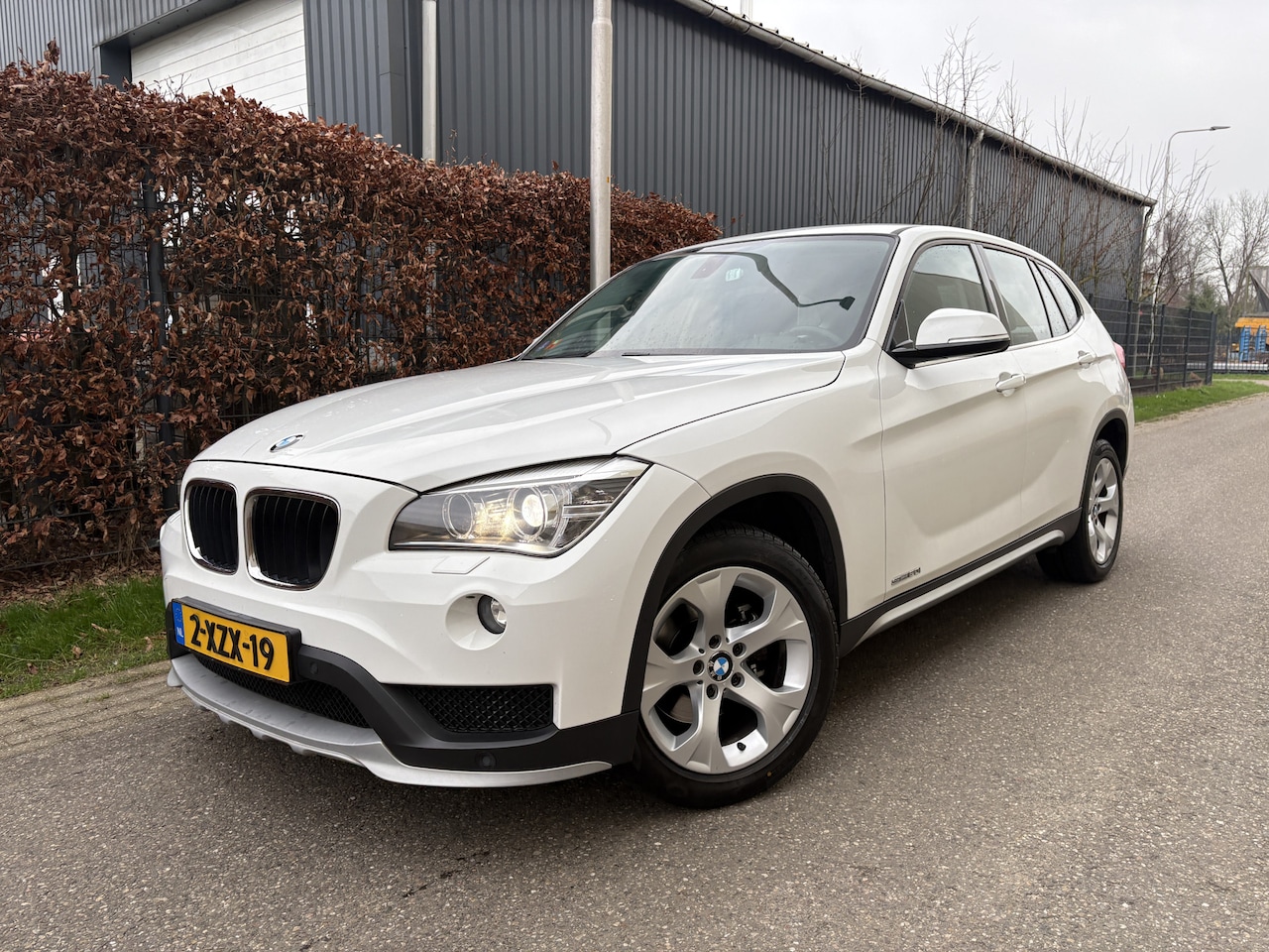 BMW X1 - sDrive20i Executive / AUTOMAAT / NAVI / CRUISE / AIRCO ECC - AutoWereld.nl