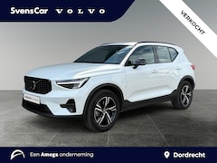 Volvo XC40 - 2.0 B4 Plus Dark | Trekhaak | Verwarmbare voorruit | Stoelverwarming | Harman/Kardon Audio