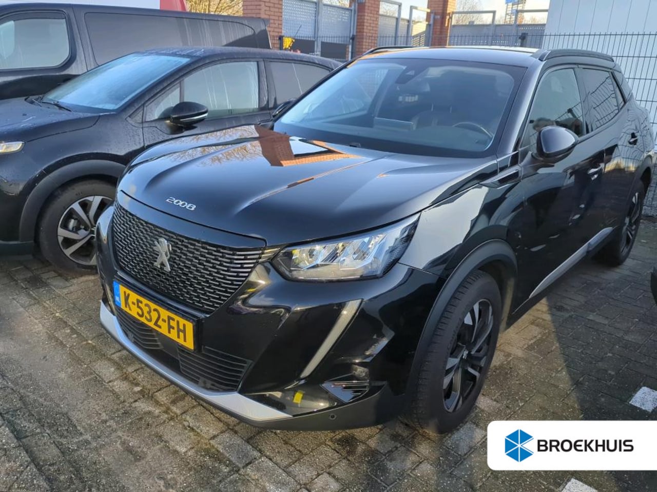 Peugeot 2008 - 1.2 PureTech Allure | Automaat | Navigatie | Camera | Adaptieve cruise control | All seaso - AutoWereld.nl