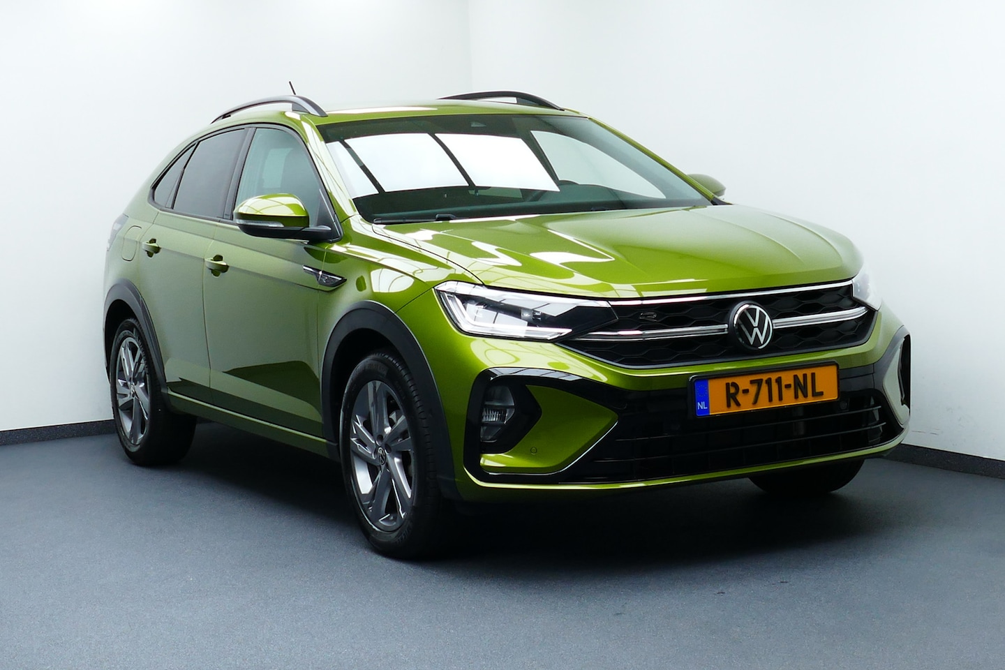 Volkswagen Taigo - 1.5 150pk TSI R-Line Business. Virt Cockpit, StoelVerw, IQ Led, Camera, Haak 1200kg - AutoWereld.nl