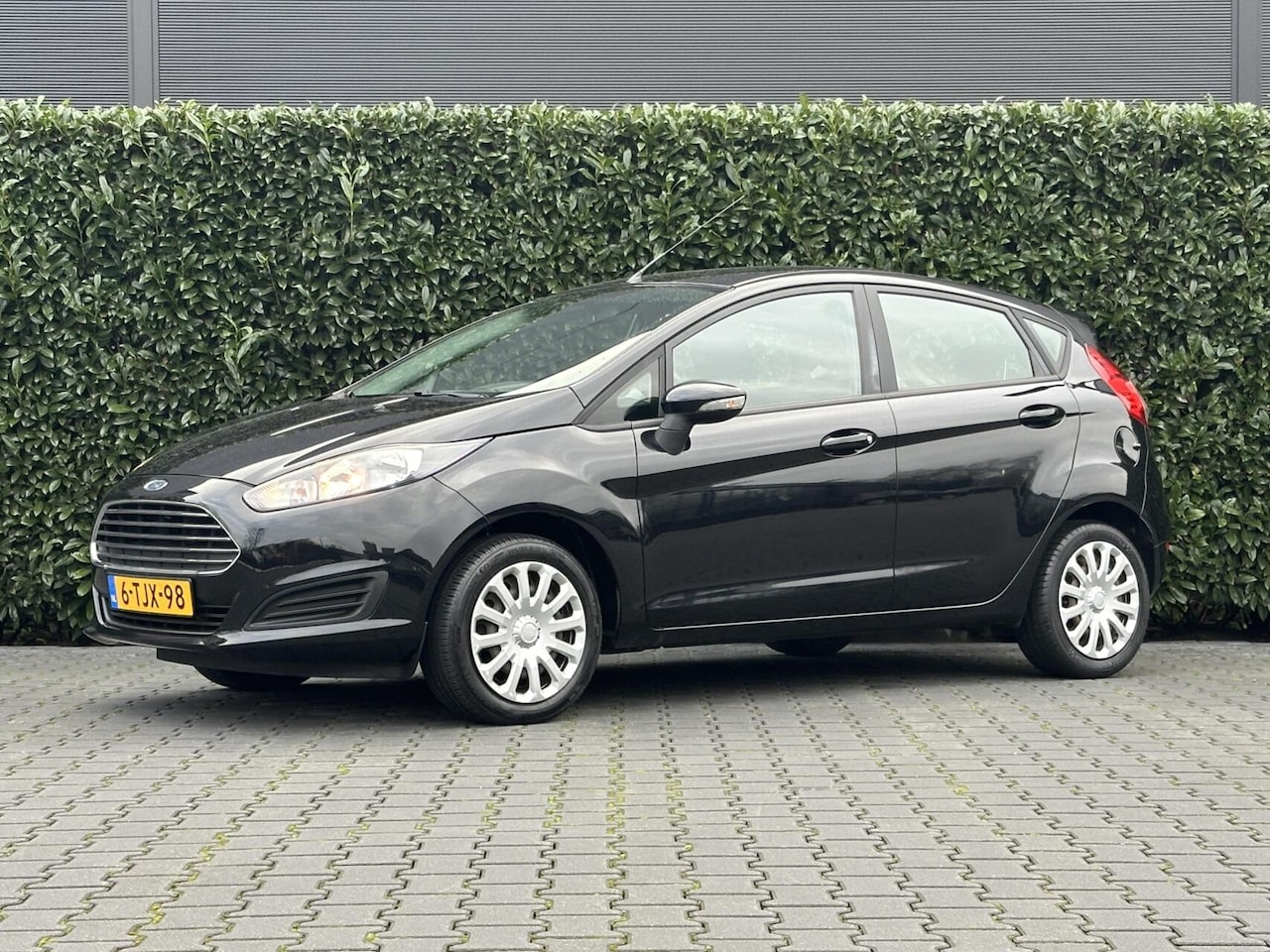 Ford Fiesta - 1.0 FACELIFT, NL AUTO, NAP LOGISCH, NAVI, AIRCO, 5-DEURS - AutoWereld.nl