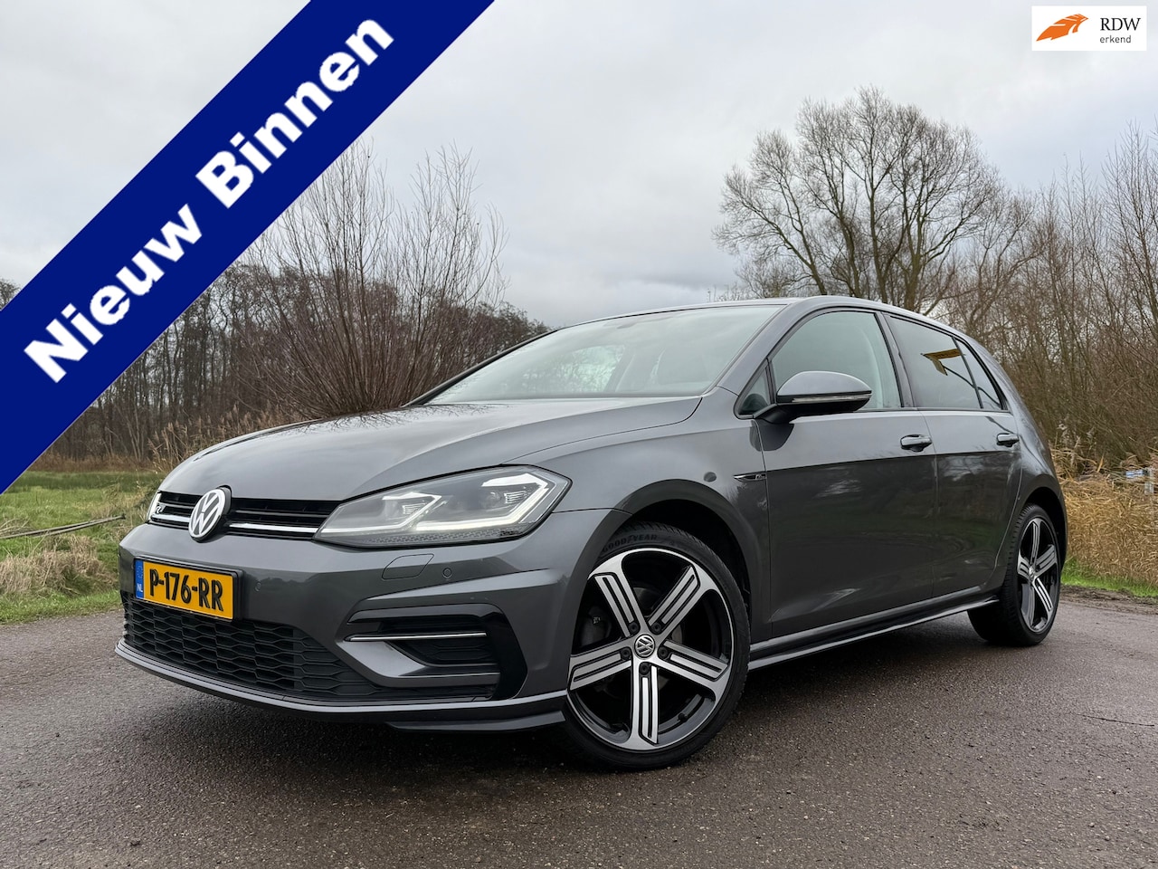 Volkswagen Golf - 1.5 TSI Highline Business R Automaat / Navi / 18" Velgen / Clima / Stoelverwarming / Velou - AutoWereld.nl