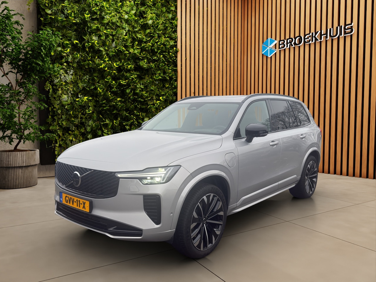 Volvo XC90 - 2.0 T8 Plug-in hybrid AWD Ultra Dark Luchtvering Bowers&Wilkins Pano Trekhaak - AutoWereld.nl