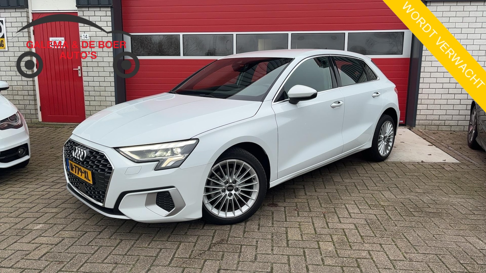 Audi A3 Sportback - 30 TFSI Advanced edition AUTOMAAT / FULL LED / CARPLAY / DAB+ / ACC VOORBEREID / NAVI / CL - AutoWereld.nl