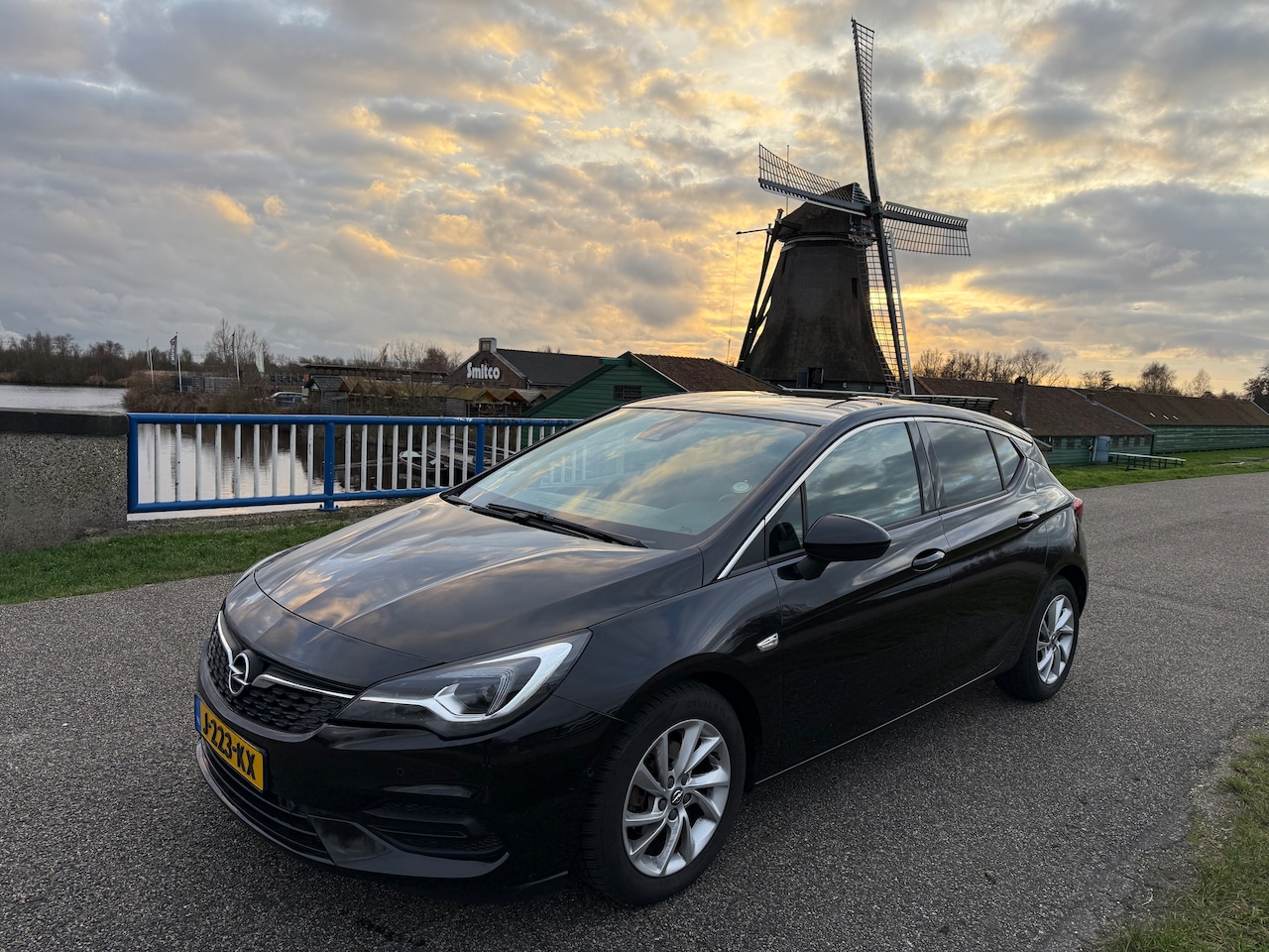 Opel Astra - 1.2 Elegance - AutoWereld.nl