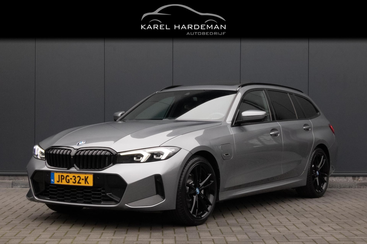 BMW 3-serie Touring - 330e M-PAKKET | HEAD UP | 360 CAMERA | ELEKTRISCHE VERSTELBARE VOORSTOELEN | PANORAMADAK | - AutoWereld.nl