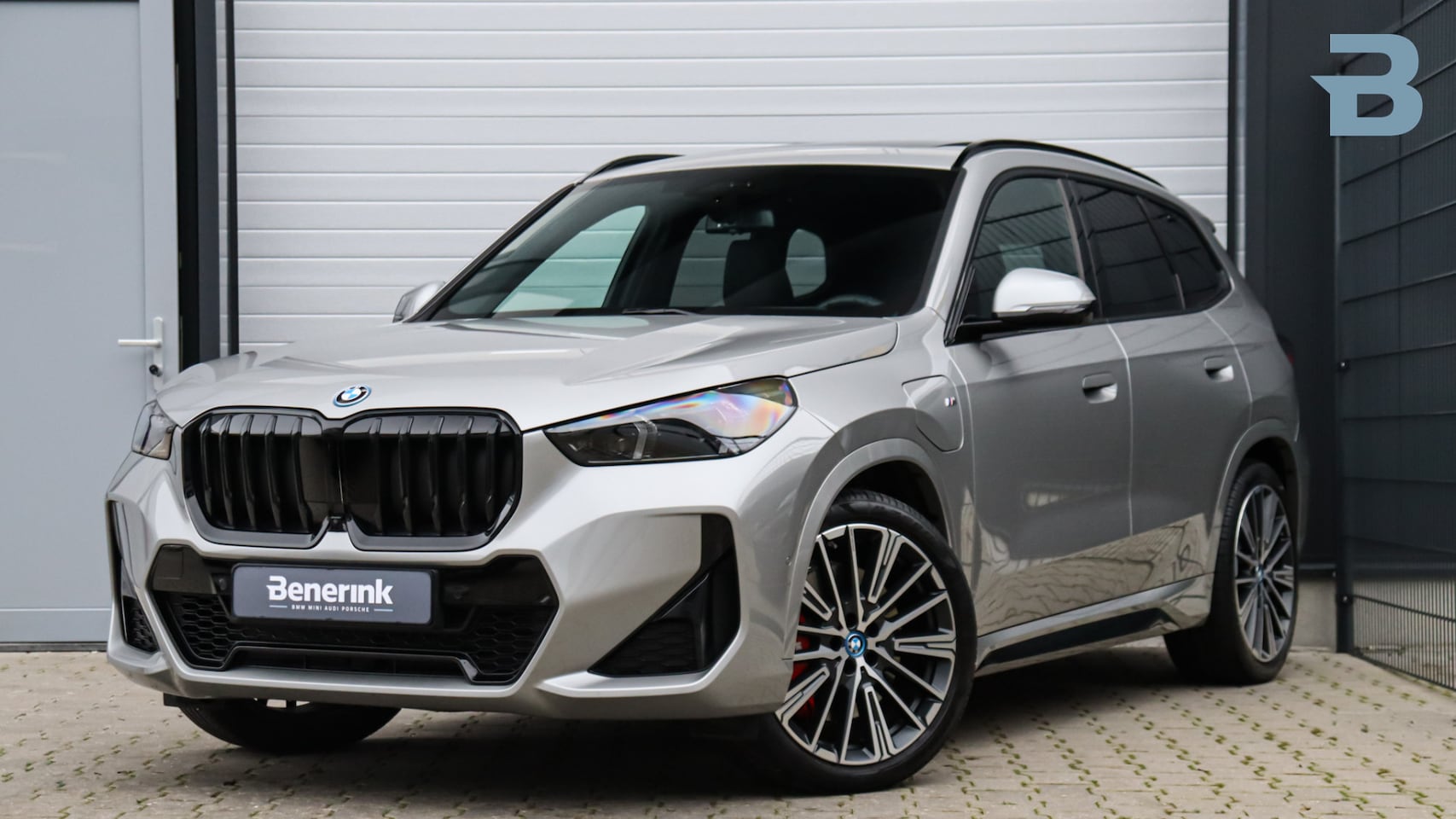 BMW X1 - xDrive30e M-Sport Pro | Massage | Harman/Kardon | Panoramadak | Head-up | Trekhaak - AutoWereld.nl