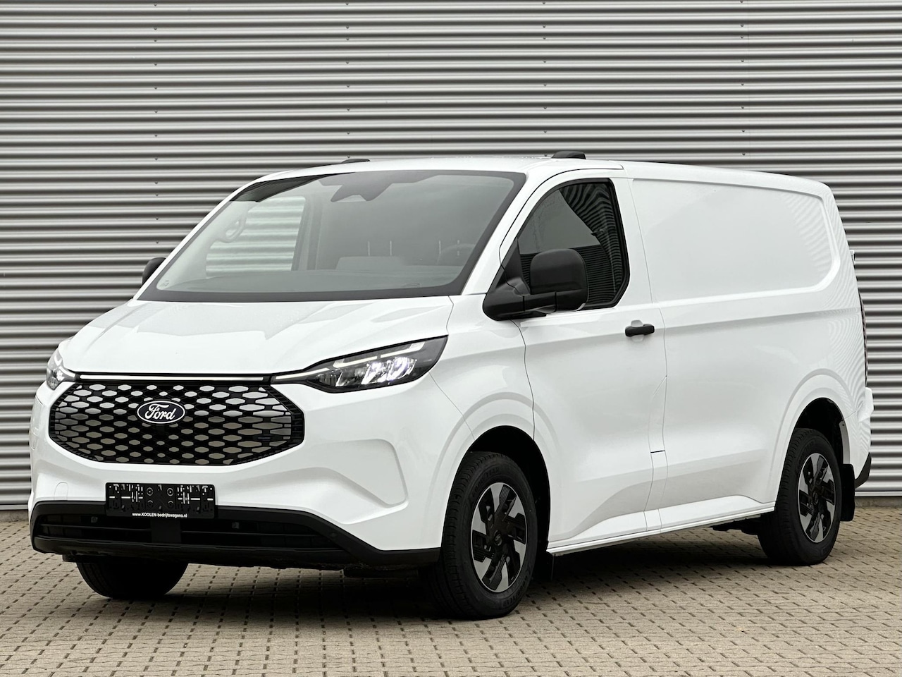Ford E-Transit Cust. - 320 L1H1 Trend 65 kWh Nieuw! Laadruimte pakket|Stoelverw|3zits - AutoWereld.nl