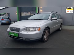 Volvo V70 - 2.4D Ocean Race Loopt goed en schakelt goed trekhaak Leder Airco Schuifdak Cruise Carkit