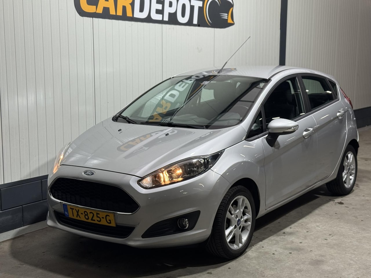 Ford Fiesta - 1.25 Nette Wagen Vol Jaar APK 4 Deurs Airco - AutoWereld.nl