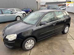 Volkswagen Polo - 1.4-16V Comfortline