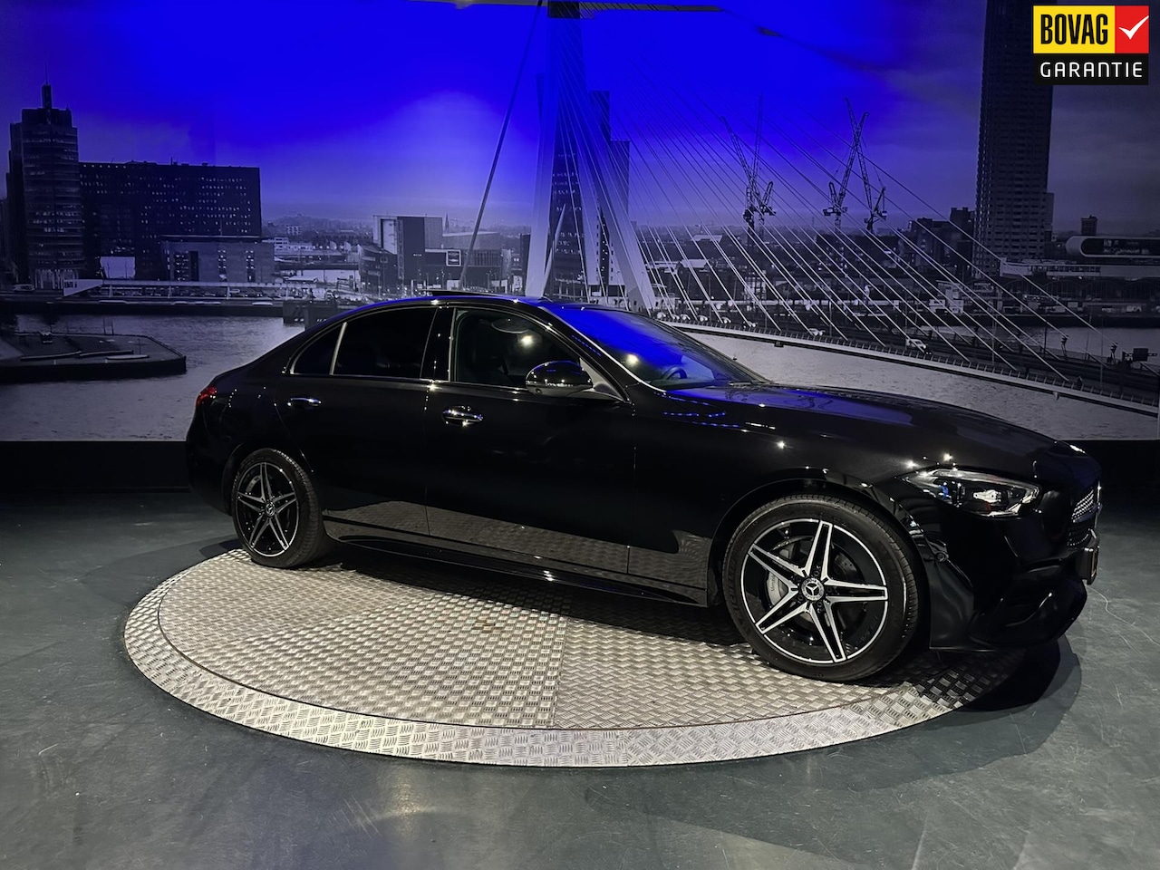 Mercedes-Benz C-klasse - 300 e AMG Line *Pano*Sfeer*360camera*Nightpakket* - AutoWereld.nl